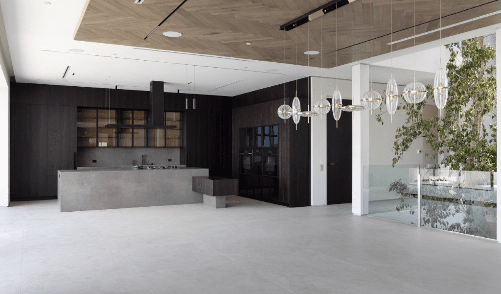 Cover Image for Luxury Defined: LA Estate Showcases Timbertop Mauritius