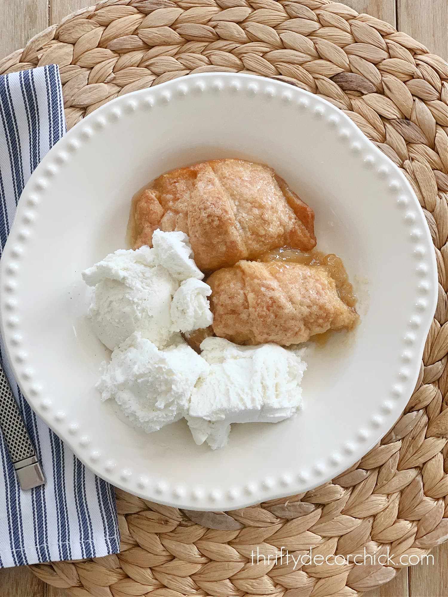 Cover Image for Delicious Mountain Dew Soda Apple Dumplings