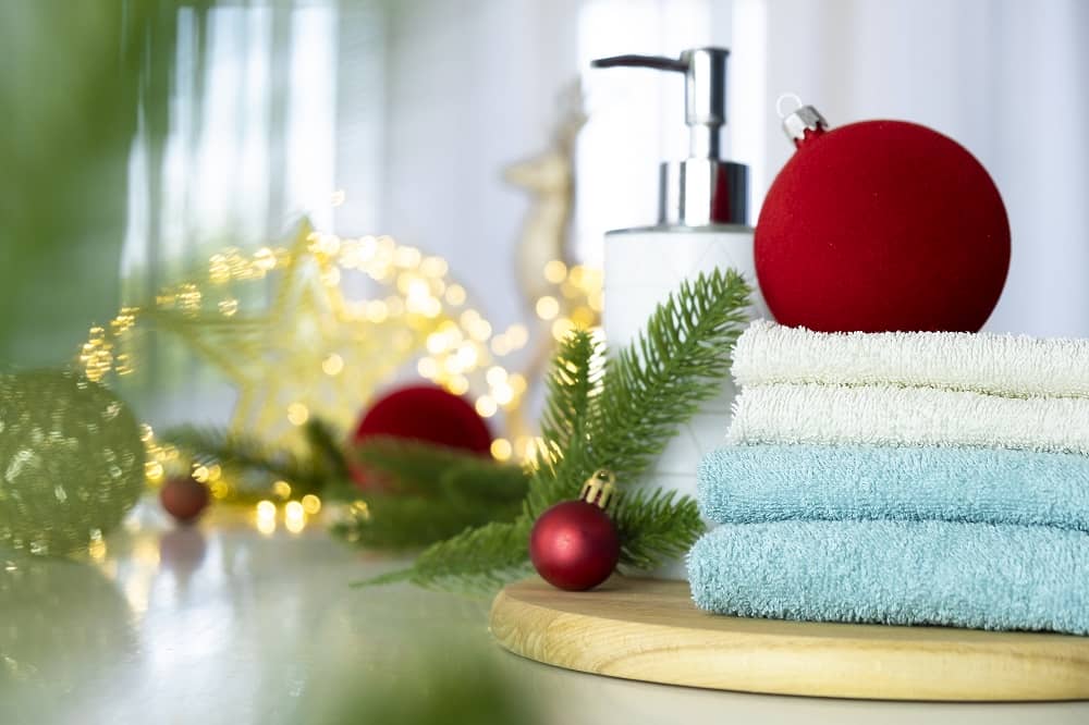 Cover Image for Easy Christmas bathroom décor ideas for the festive season